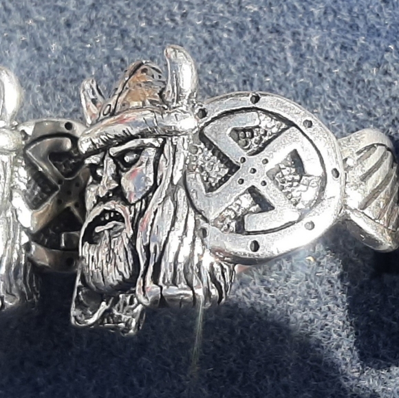 Viking Head Ring Shield Runes Biker - Picture 3 of 3